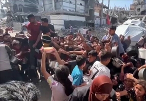 انبارهای آنروا هم در غزه خالی شد/ قحطی و کودکان در حسرت آب
